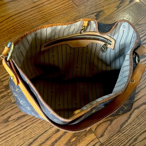 Authentic never fall Louis Vuitton purse - Picture 2 of 2